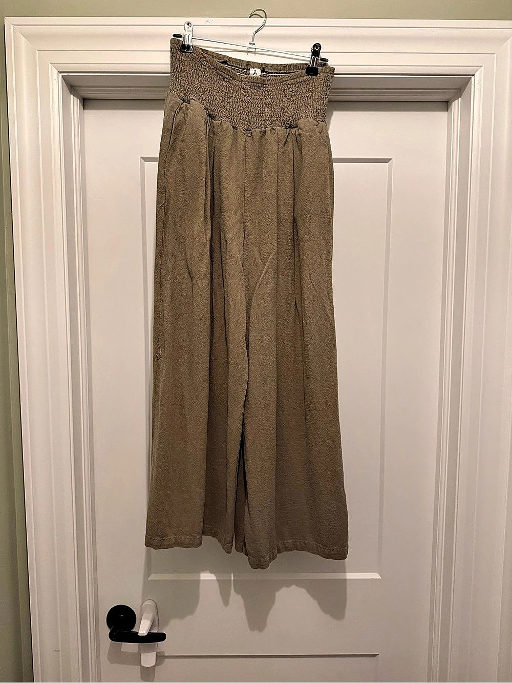 Women's Wide Leg Pants in Olive Green